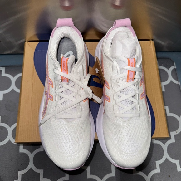 ASICS Gel Nimbus 27 Women’s Sneakers 9.5 White/Light Ube Running Shoes New - Picture 2 of 4